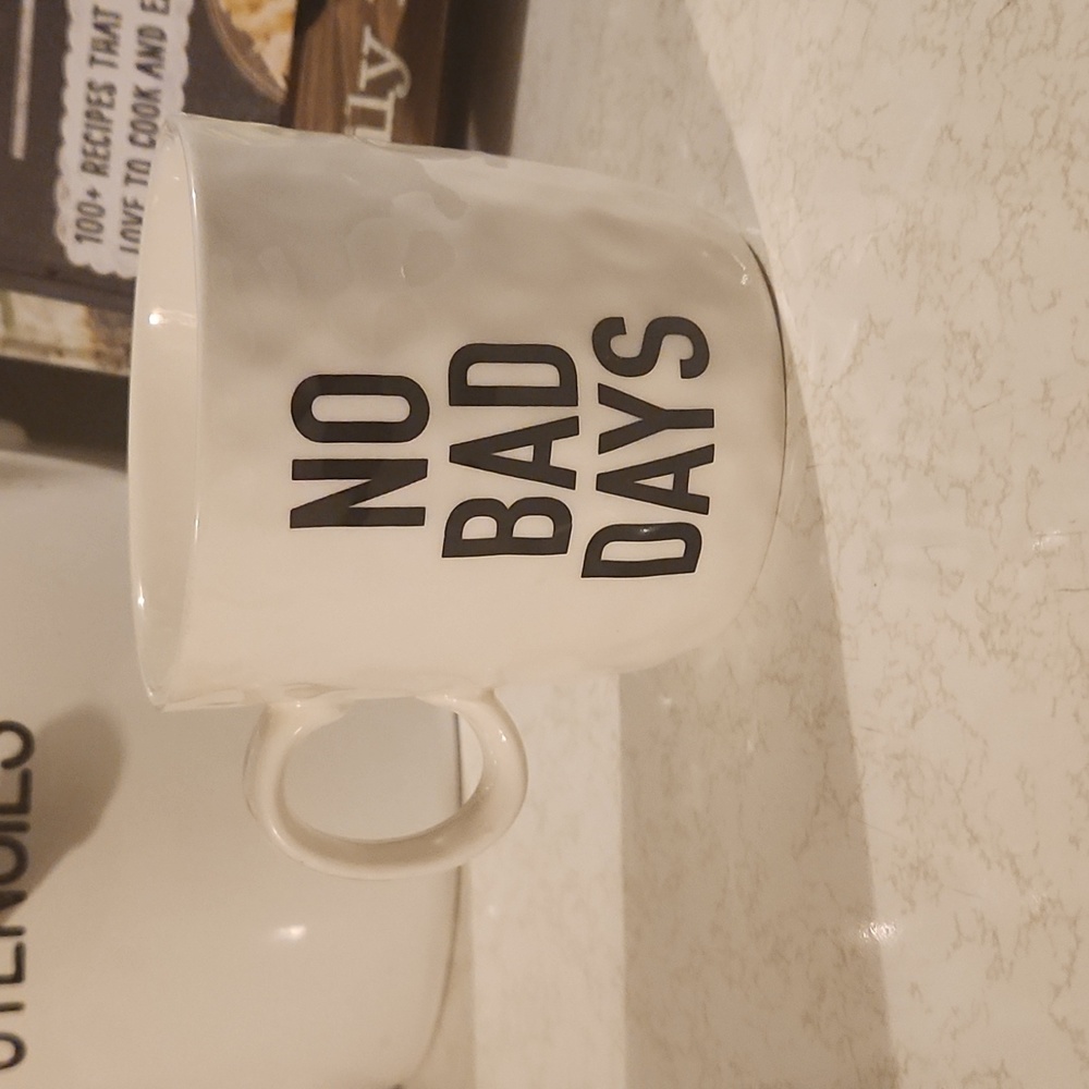 Creative Co-Op "No Bad Days" 18 oz   coffee mug